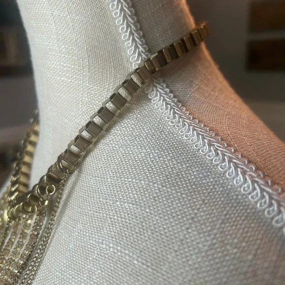 Elegant Gold Fringe Necklace - Picture 4 of 6